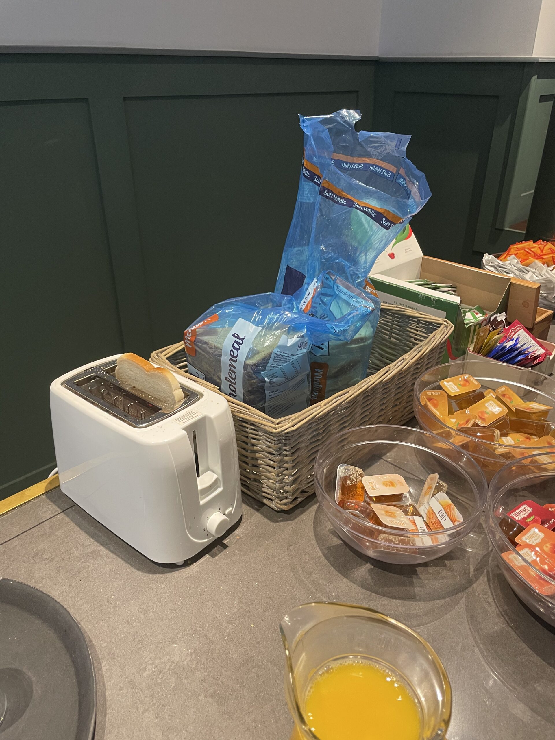 THE toaster for the entire restaurant!